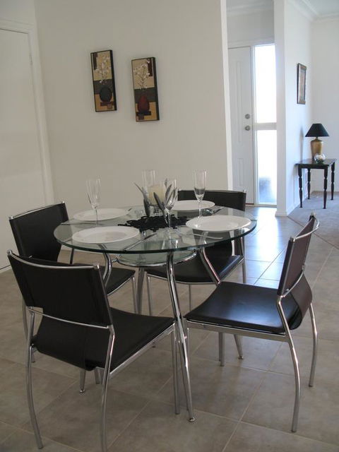 The Villa Kyabram - Kingaroy Accommodation 3