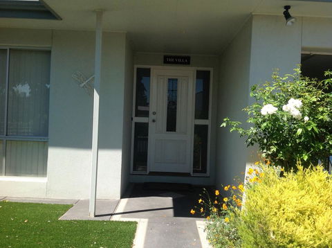 The Villa Kyabram - Kingaroy Accommodation 1