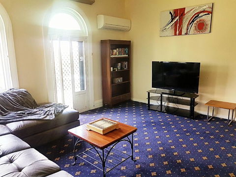 The Wharf Hotel - Kingaroy Accommodation 2