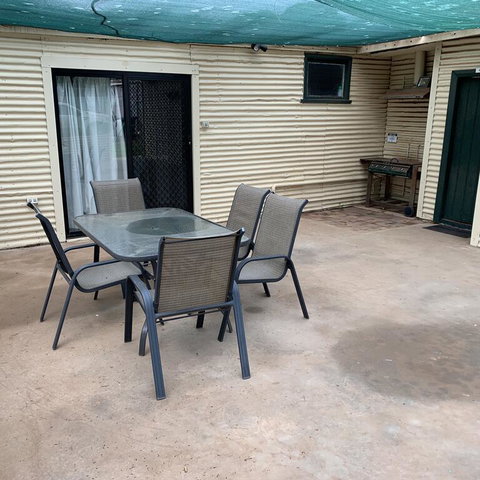 Thornton House - Kingaroy Accommodation 3