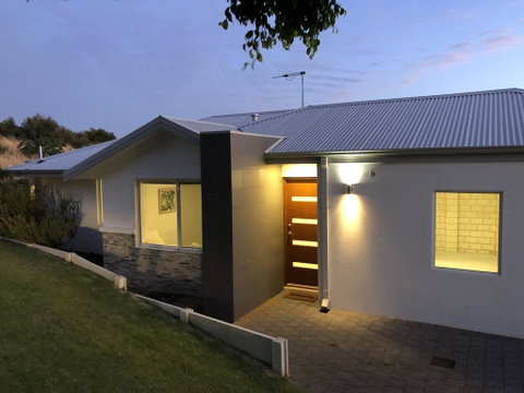 Three Bedroom, Two Bathroom Family Home - Kingaroy Accommodation 0