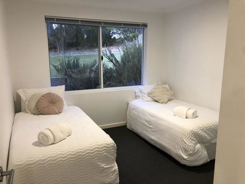 Three Bedroom, Two Bathroom Family Home - Kingaroy Accommodation 3