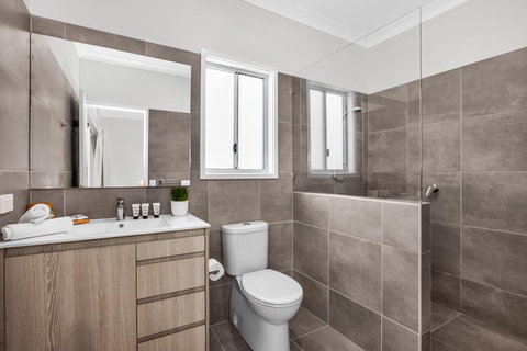 Three-Bed Family Entertainer Near Beach And Cafes - Kingaroy Accommodation 3