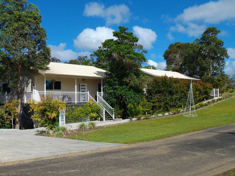 Tinaroo Sunset Retreat - Kingaroy Accommodation 0