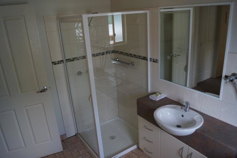 Tooleybuc River Retreat Villas - Kingaroy Accommodation 3