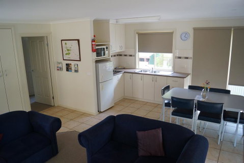 Tooleybuc River Retreat Villas - Kingaroy Accommodation 1