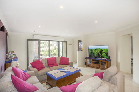 Torquay Drive 22 - Kingaroy Accommodation 1