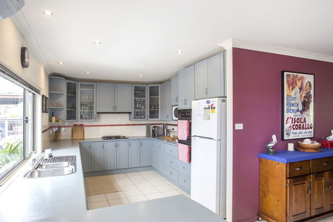 Torquay Drive 22 - Kingaroy Accommodation 3