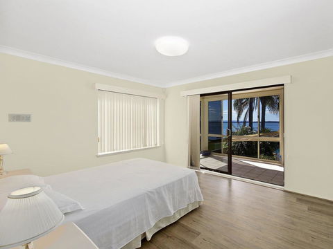 Toukley Waterfront House - Kingaroy Accommodation 1