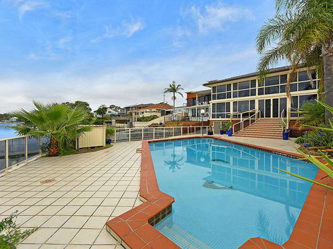 Toukley Waterfront House - Kingaroy Accommodation 2