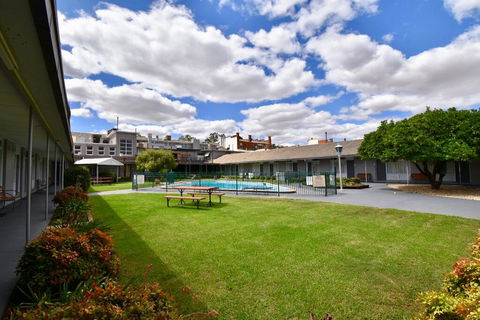 Townhouse Motel Cowra - Kingaroy Accommodation 2