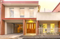 Book Port Melbourne Accommodation Vacations Kingaroy Accommodation Kingaroy Accommodation