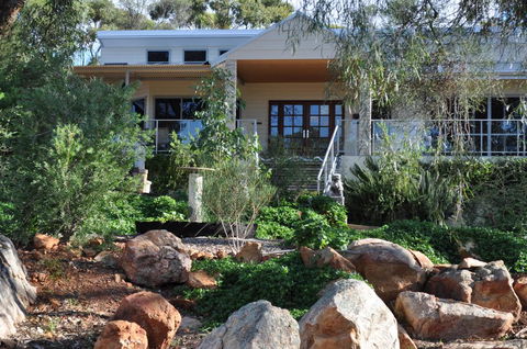 Tree Lodge - Kingaroy Accommodation 0