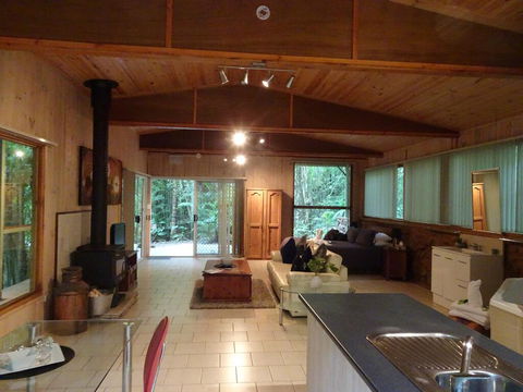Treetops Montville - Kingaroy Accommodation 1