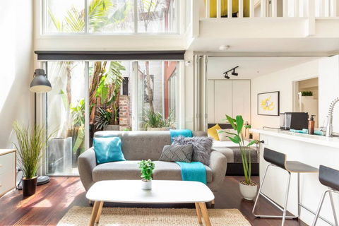 Trendy Loft Near Smith St. With Cosy Courtyard And Parking - Kingaroy Accommodation 0