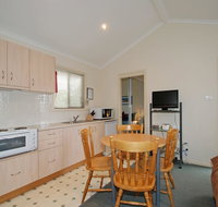 Triabunna Cabin  Caravan Park - Kingaroy Accommodation