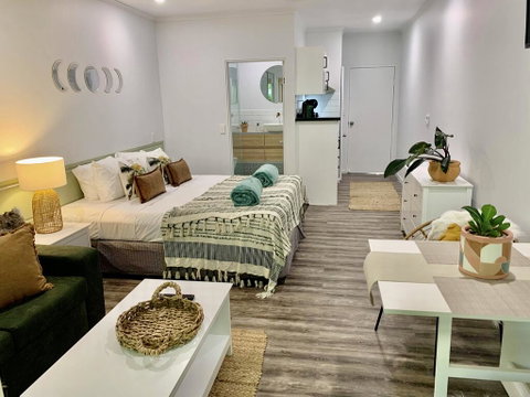 Tropic Retreat - Kingaroy Accommodation 0
