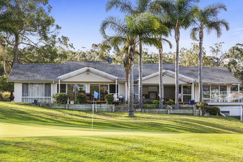Tura Beach Golf Stays - Kingaroy Accommodation 1