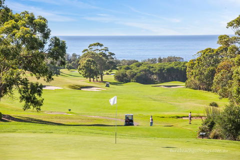 Tura Beach Golf Stays - Kingaroy Accommodation 3