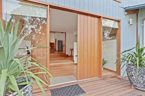 Tura Tree House - Kingaroy Accommodation 1