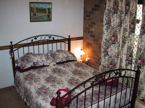 Twilight Grove Farm - Kingaroy Accommodation 0