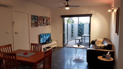 Two Bedroom Garden Apartment - Kingaroy Accommodation 2