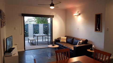 Two Bedroom Garden Apartment - Kingaroy Accommodation 1