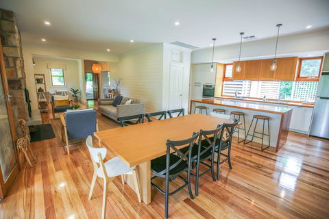 Two Oaks - Kingaroy Accommodation 1