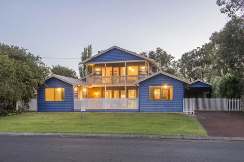Ultramarine - Kingaroy Accommodation 1