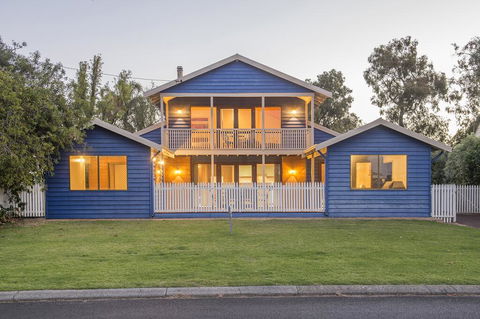 Ultramarine - Kingaroy Accommodation 0