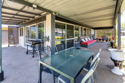 Unique Getaway 300m To Bribie Foreshore, Bongaree - Kingaroy Accommodation 1