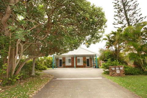 Unit 1/14 Tamarindus Street Marcoola Beach, Pet Friendly, 300 BOND, Linen Supplied - Kingaroy Accommodation 0