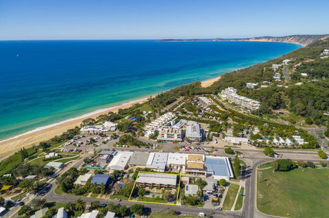 Unit 5 Rainbow Surf - Modern, Double Storey Townhouse With Large Shared Pool, Close To Beach And Shop - Kingaroy Accommodation 1
