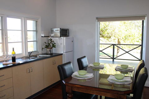 Upper Reach Spa Cottage - Kingaroy Accommodation 3