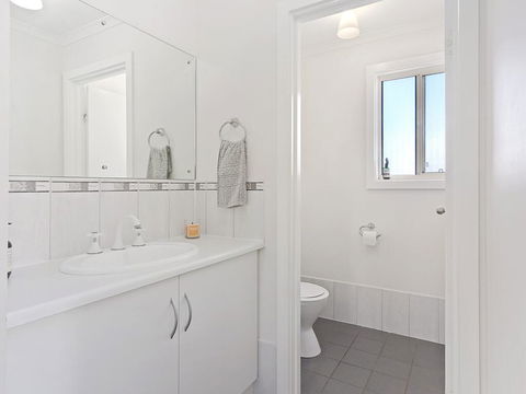VALLEY VIEWS - 10 Valley Heights Drive - Kingaroy Accommodation 1