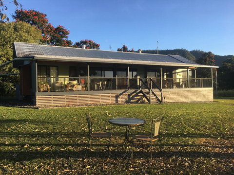 Valley Views Lodge Port Douglas - Kingaroy Accommodation 1