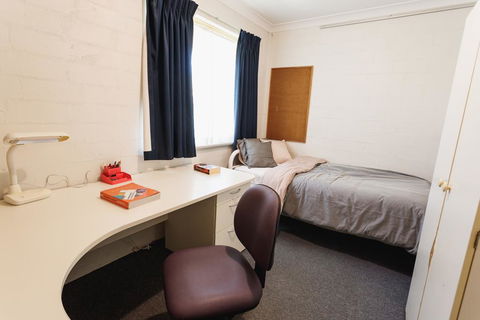 Vickery House 8 Bedroom Flat - Kingaroy Accommodation 1