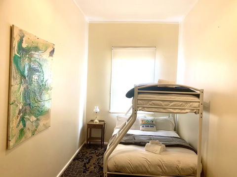 Victoria Albert Guest House Bar Cafe And Restaurant - Kingaroy Accommodation 1
