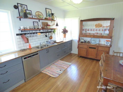 Victoria House - Kingaroy Accommodation 2