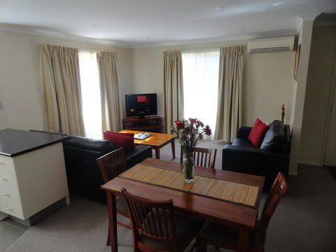 Victoria Lodge Motor Inn & Apartments - Kingaroy Accommodation 1