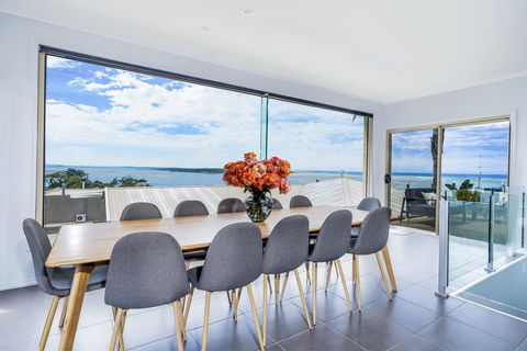 VIEWS FOREVER - INVERLOCH - Kingaroy Accommodation 1