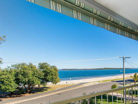 VIEWS VIEWS VIEWS! Front Top Floor Waterfront Unit - Chnook Apartments South Esp, Bongaree - Kingaroy Accommodation 0