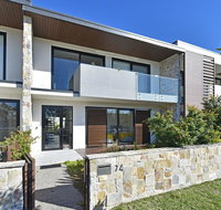 Villa Capri Waterside at Trinity Point - Kingaroy Accommodation