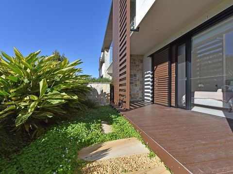 Villa Catania Waterside At Trinity Point - Kingaroy Accommodation 2