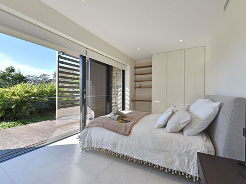 Villa Catania Waterside At Trinity Point - Kingaroy Accommodation 1