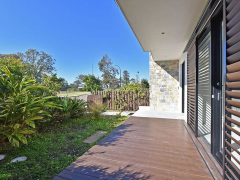 Villa Positano Waterside At Trinity Point - Kingaroy Accommodation 2