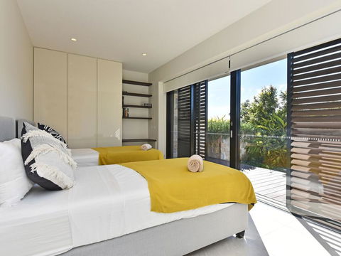Villa Positano Waterside At Trinity Point - Kingaroy Accommodation 1