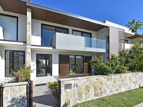 Villa Positano Waterside At Trinity Point - Kingaroy Accommodation 0