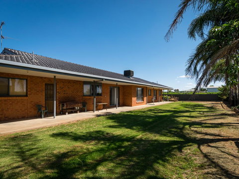 Vineyard Retreat Mildura - Kingaroy Accommodation 2