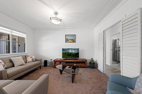 Viola House - Kingaroy Accommodation 3